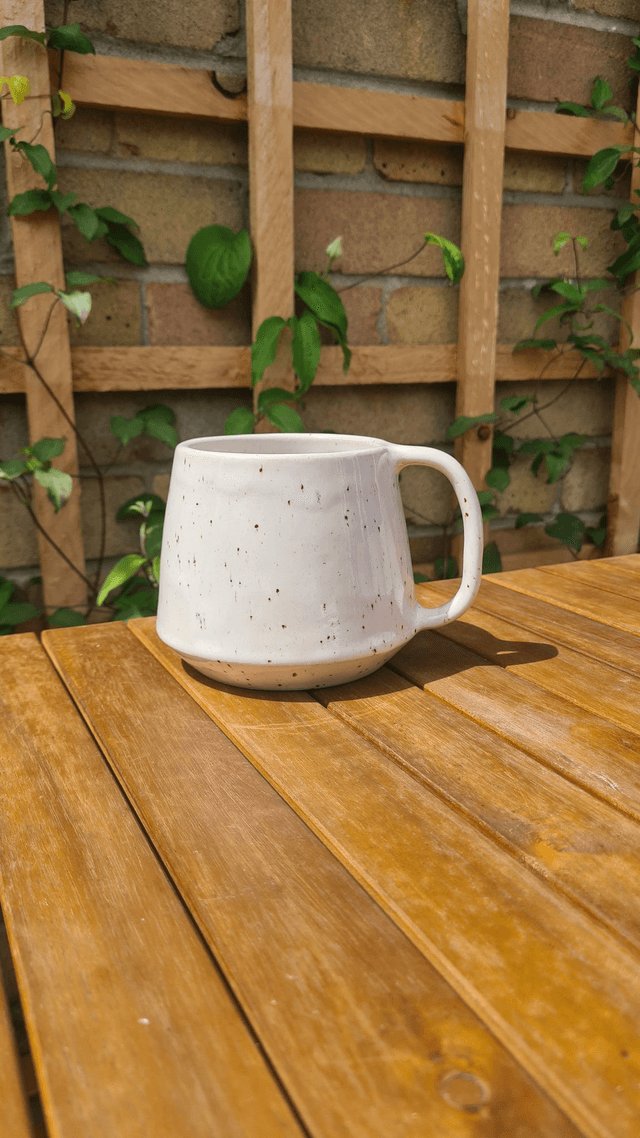 Iris Mug - Standard - Speckle Cream